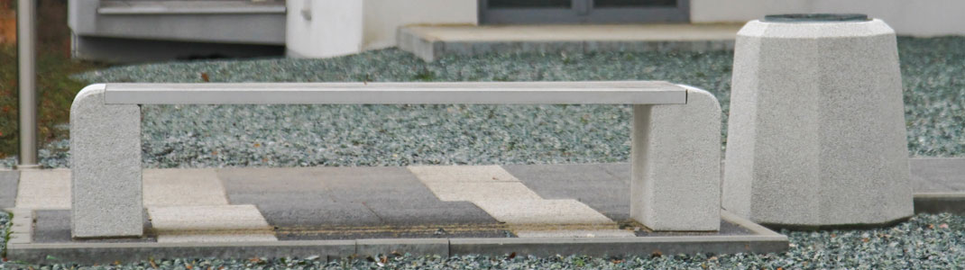 Betonowe ławki miejskie, siedziska, oraz stoły ogrodowo-parkowe na zdjęciach z realizacji zagospodarowania przestrzeni publicznych, w których wykorzystano produkty wykonane przez firmę STYL-BET