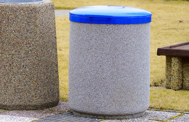 Kosz uliczny 120 ltr, dostępny w bogatej ofercie kolorystycznej.