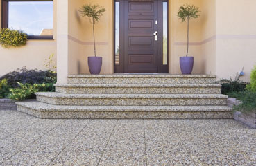 Betonowe schody zewnętrzne od producenta małej architektury